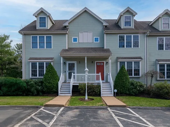 646 Bedford St APT C2, Whitman, MA 02382