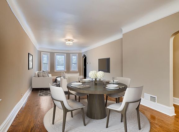 3rd image of 8523 S South Park Ave
