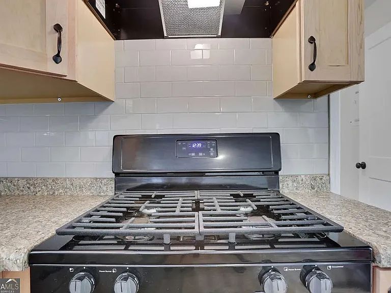4845 Oak Grove Dr — Photo 12