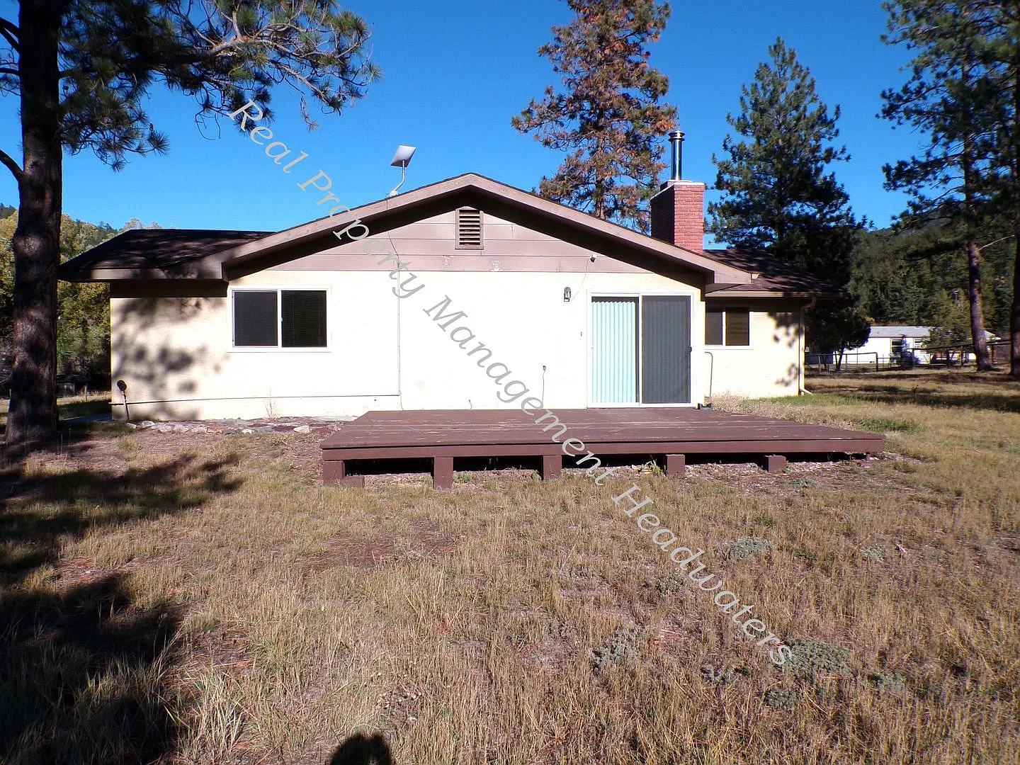 3 Bedroom 2 Bath House For Rent — Photo 2