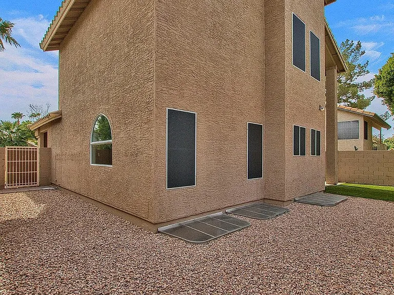 3110 W Baylor Ln — Photo 42