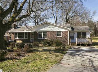 2 Hale Dr, Taylors, SC 29687