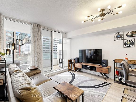 4th image of 111 Elizabeth St Unit 922