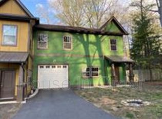 30 Manatee Ct, Asheville, NC 28803