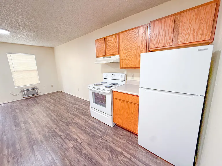 New West Apartments — Photo 6