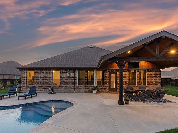 3rd image of 3315 Pecos Ln