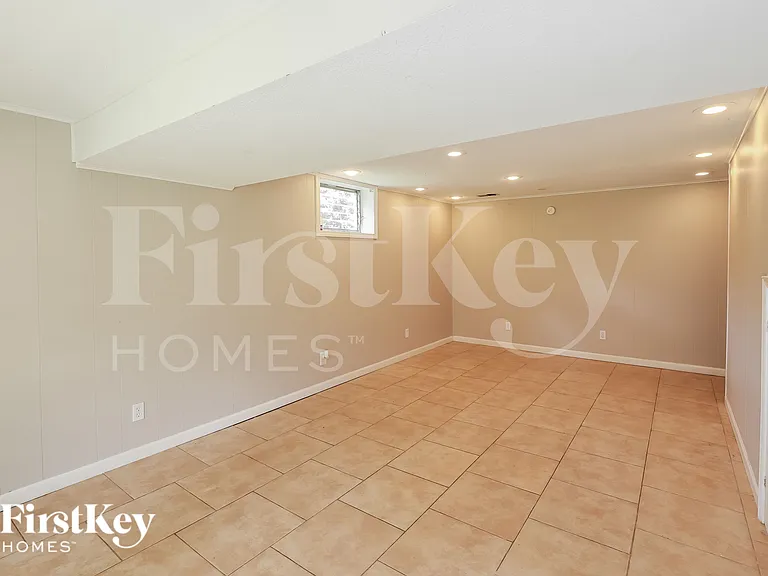 4800 N Wallace Ave — Photo 8