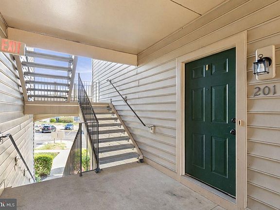 4th image of 1031 Gardenview Loop APT 201
