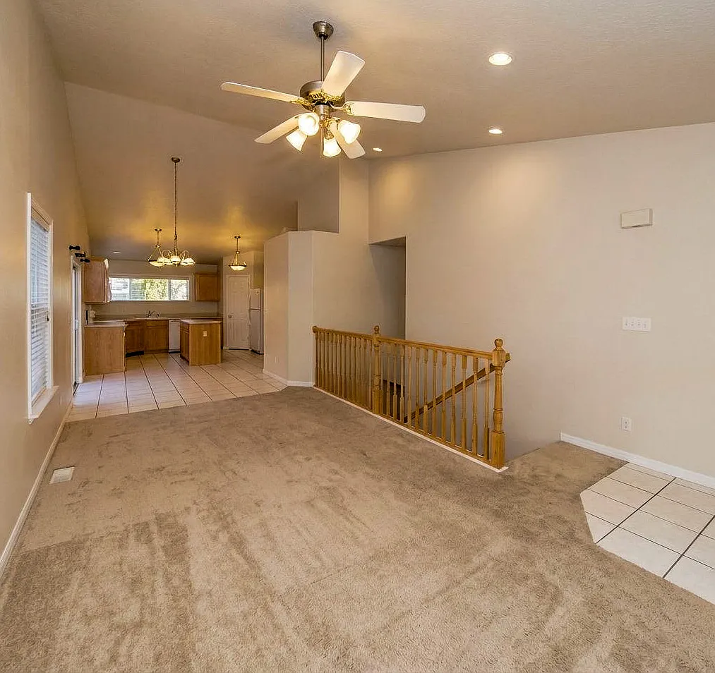 4 bed, 2156 sqft, $2,550 — Photo 2