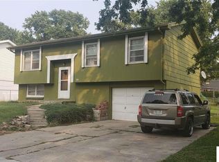 7301 Chandler Acres Dr, Bellevue, NE 68147