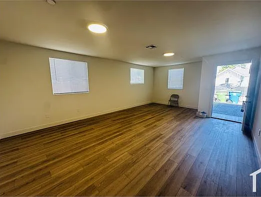 5917 Denver Ave #5919 — Photo 14
