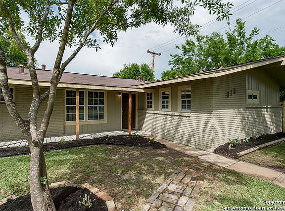 4th image of 819 Pickwell Dr