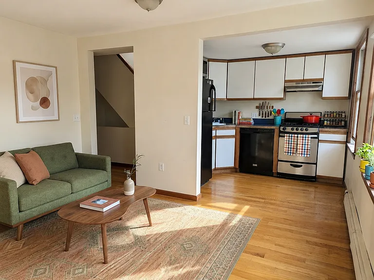 1 Glover Ct #3 — Photo 1