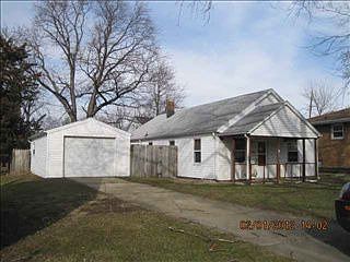 2nd image of 909 W Oakland Ave