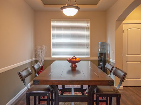 Coffered cieling & archways.