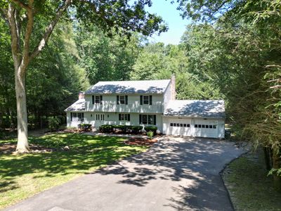 11 Queen Eleanor Drive, Gales Ferry, CT, 06335