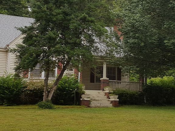 3rd image of 2868 Westover Dr