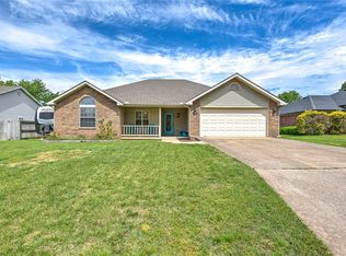 110 Cypress St, Centerton, AR 72719