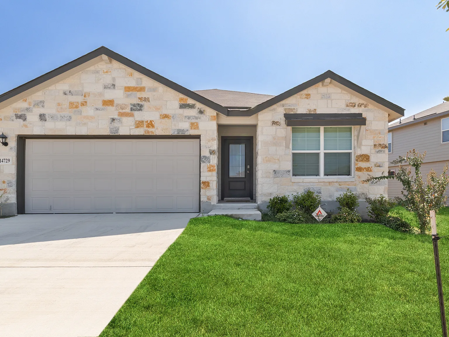 4 bed, 1703 sqft, $2,295 — Photo 1