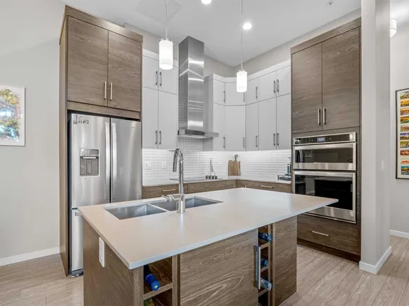 124 N Mahogany Ctr SE, Calgary, AB T3M 2X9