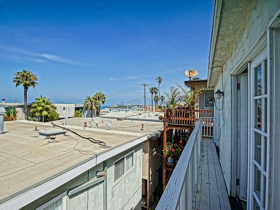 3rd image of 3409 Vista Dr