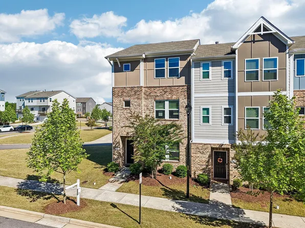 1041 Salt Glaze Ln, Cary, NC 27519