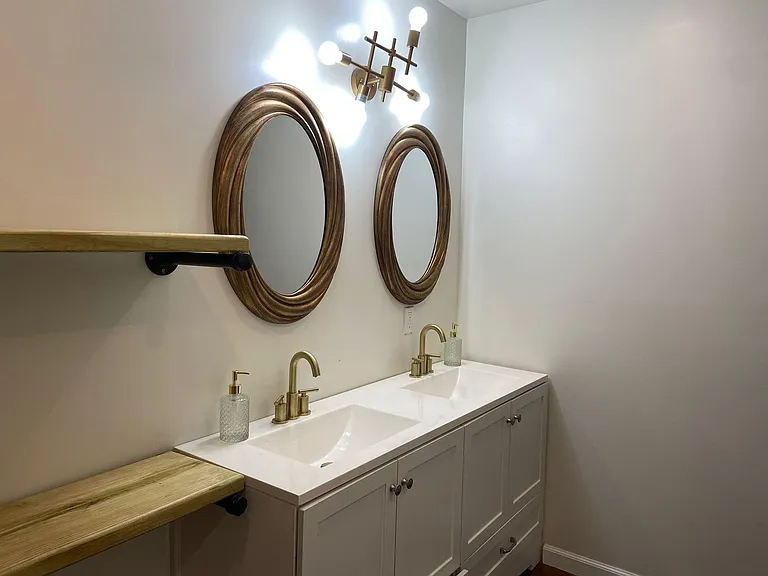 3213 Lealand Ln — Photo 2