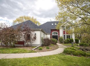 S69W32025 Whitetail Meadows DRIVE, Mukwonago, WI 53149