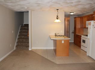 2 Susan Cir, South Kingstown, RI 02879