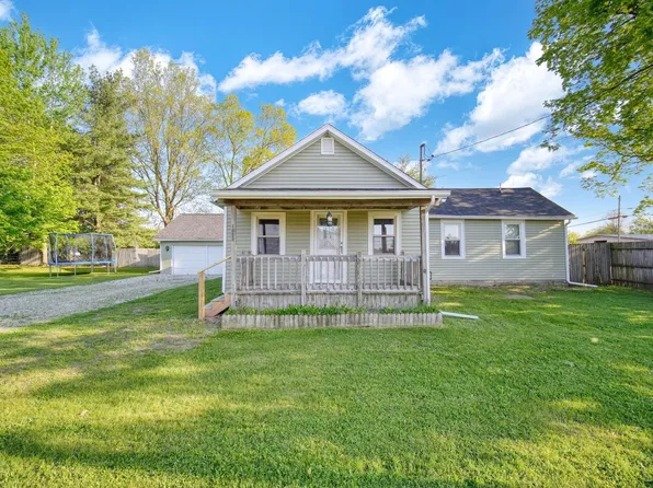 1025 E Carleton Rd, Adrian, MI 49221