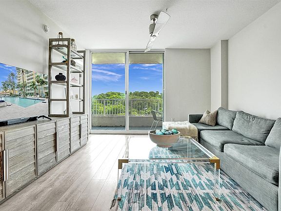 5th image of 700 E Boynton Beach Boulevard #406