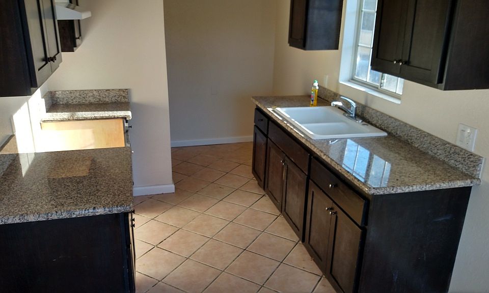 2nd image of 154 E 81st St