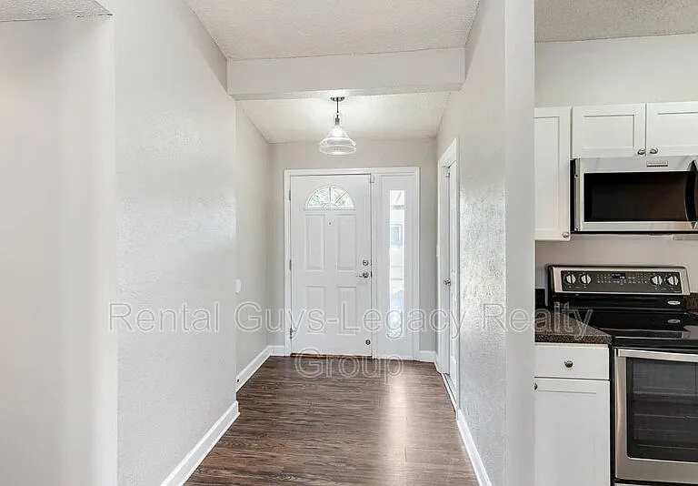 10729 Squires Ct — Photo 3