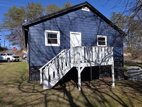 2nd image of 1009 W Main St