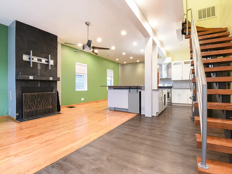3332 W Le Moyne St — Photo 3
