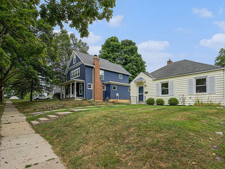 1207 Prescott Ave — Photo 3