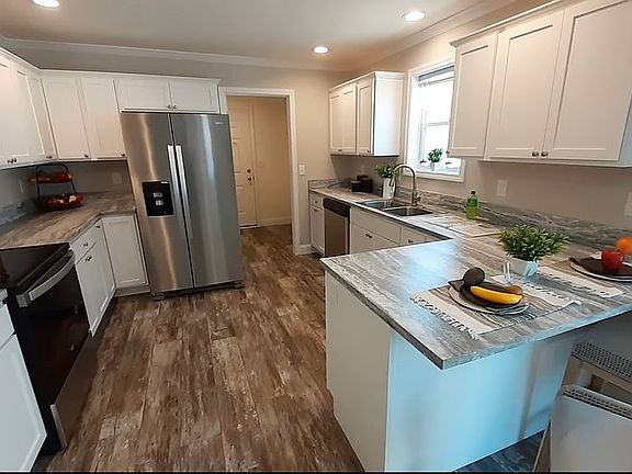 5th image of 103 Blades Village Dr