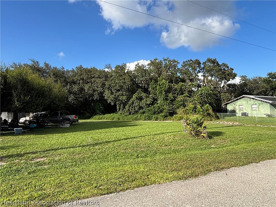 2nd image of 2808 W Newton Rd