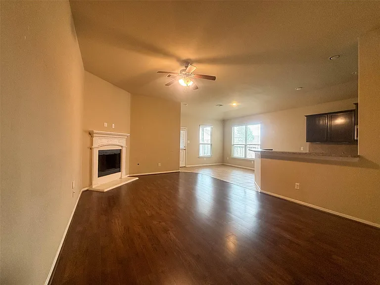 3407 Daniel Falls Ln — Photo 2