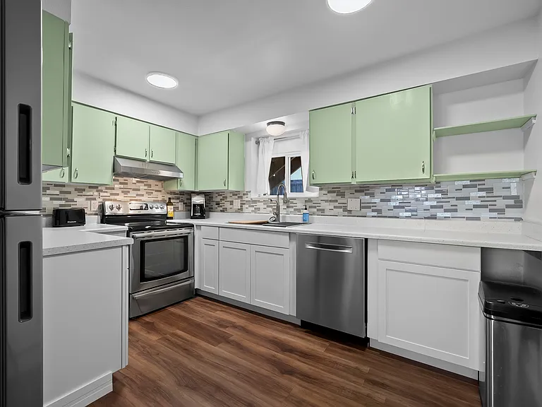 300 E 45th Ave #3 — Photo 13