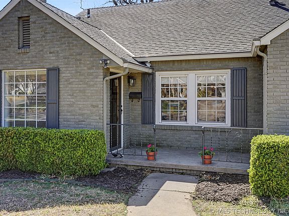2nd image of 2432 E 25th Pl
