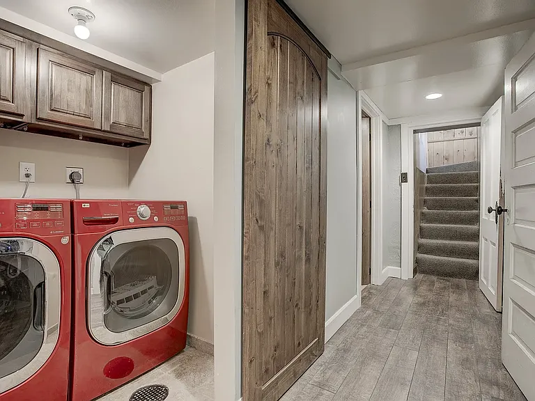 970 S Pearl St — Photo 33