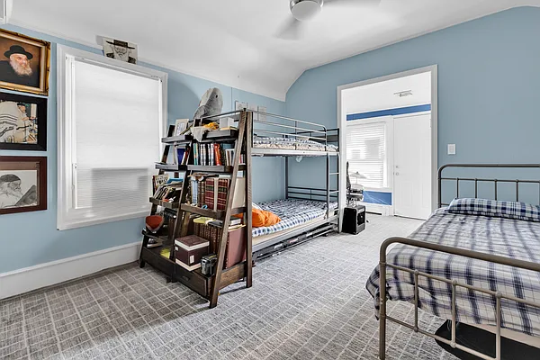 Sold by Remax Edge | media 25