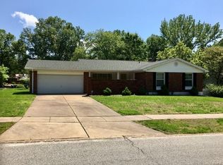 800 La Bonne Pkwy, Ballwin, MO 63021