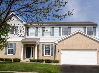 128 Summit Dr, Gilberts, IL 60136