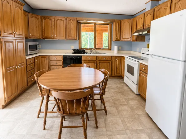19 Dragonfly Rd, Augusta, ME 04330