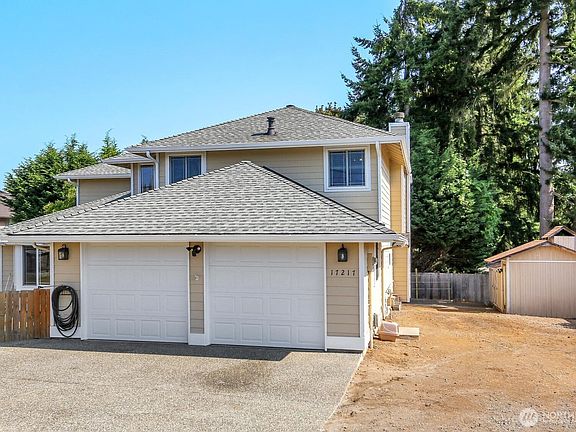 2nd image of 17217 Larch Way