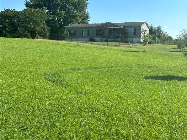 3057 Mitchell Weaver Rd, Scottsville, KY 42164
