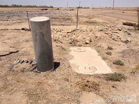 Water Tank: No pump.