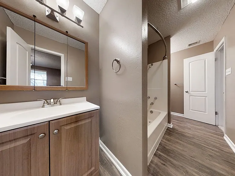 Boerne Townhomes — Photo 11
